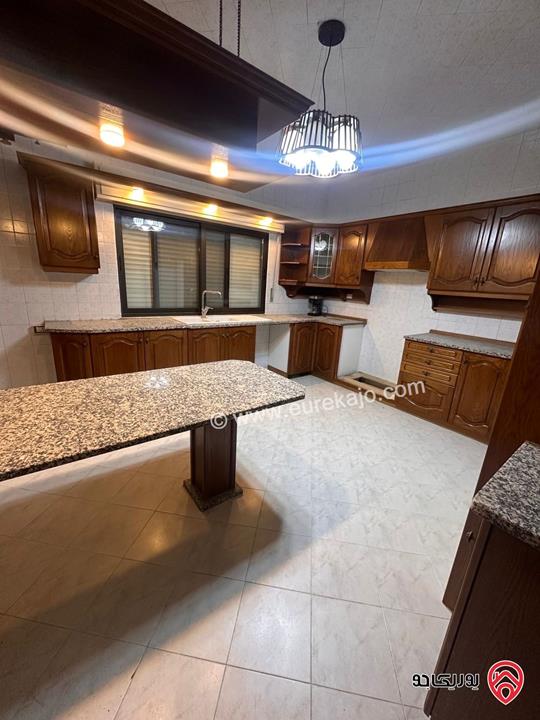 شقة طابق ثاني مساحة 220م للايجار في عمان - دير غبار 