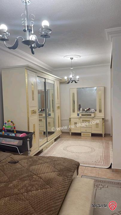 شقة طابق ثالث مساحة 110م للايجار في عمان - أم السماق 