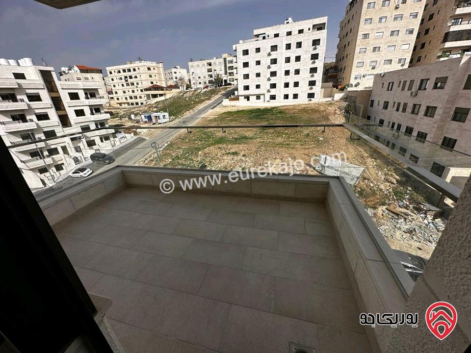 شقة طابق ثالث مساحة 150م مع روف 50م و تراس 50م للايجار في عمان - البيادر