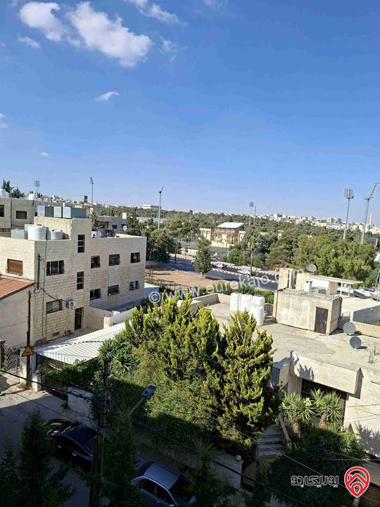شقة طابق ثالث مساحة 235م للبيع في عمان - الشميساني