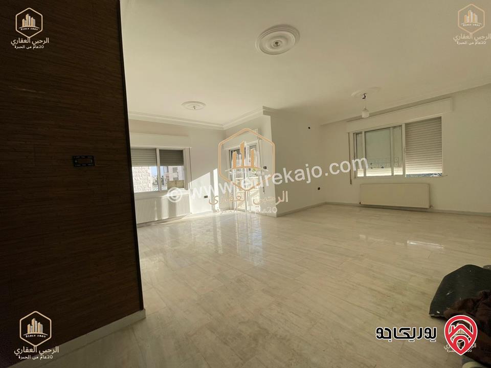 شقة طابق ثالث مع رووف مساحة 180م للايجار في عمان - الجاردنز 