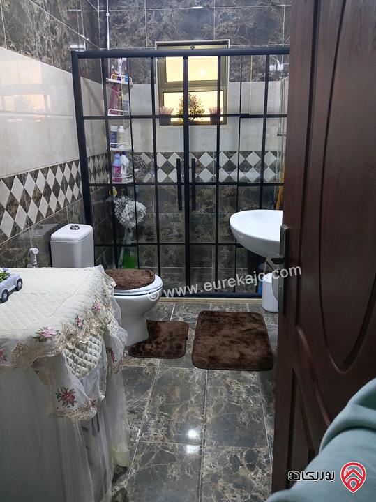 شقة أرضية مساحة 150م داخلي و 90م خارجي للبيع في عمان - ام نوارة 