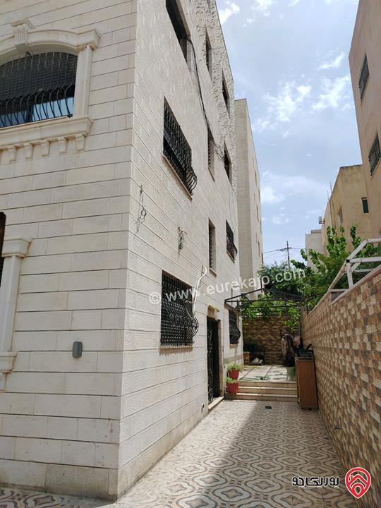 عمارة على أرض 380م للبيع في عمان - أبو علندا ام الحيران