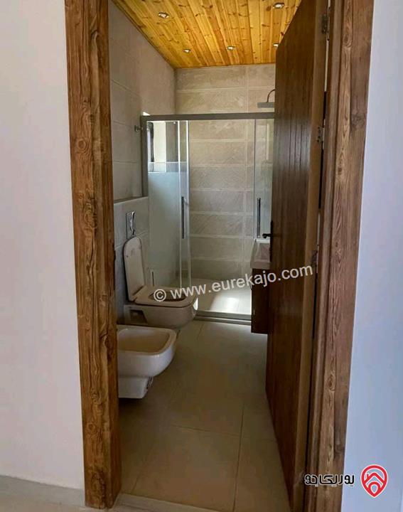 روف فارغ مساحة 160م داخلي و 40م خارجي للإيجار في عمان - ام السماق 