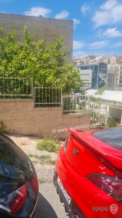أرض مساحة 802م مع فيلا 420م للبيع في جبل عمان الدوار الرابع