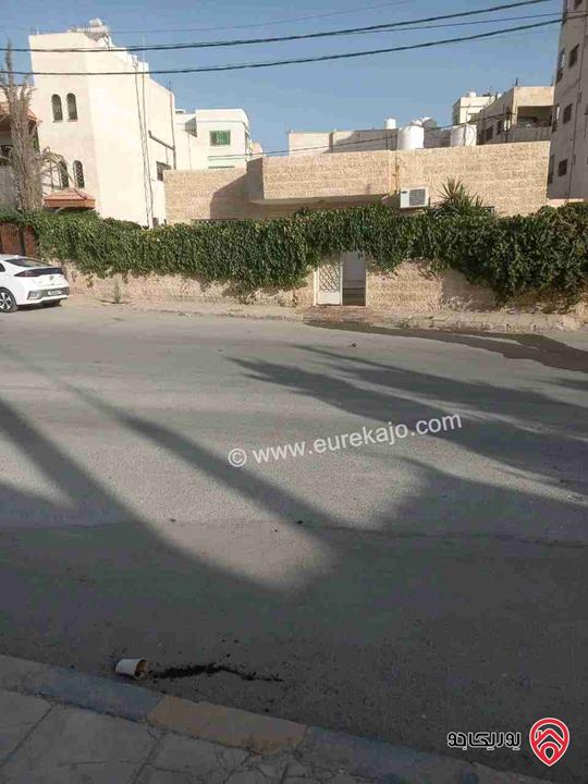 من المالك مباشرة بيت مستقل مساحة الارض 609م ومساحة البناء 200م للبيع في الزرقاء - حي البتراوي الجنوبي