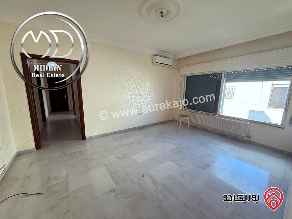 شقة فارغة للايجار في عمان - دير غبار مساحة 190م طابق ثالث سوبر ديلوكس اطلالة جميلة