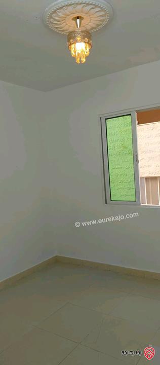 شقة مساحة 60م طابق ثالث للبيع في اربد - قرب اربد مول