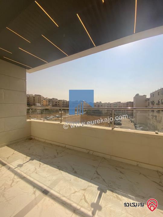 شقة فاخرة للبيع في عمان - خلدا قرب إشارة البنك العربي ومركز زها طابق ثاني 220م تشطيب سوبر ديلوكس لم تسكن