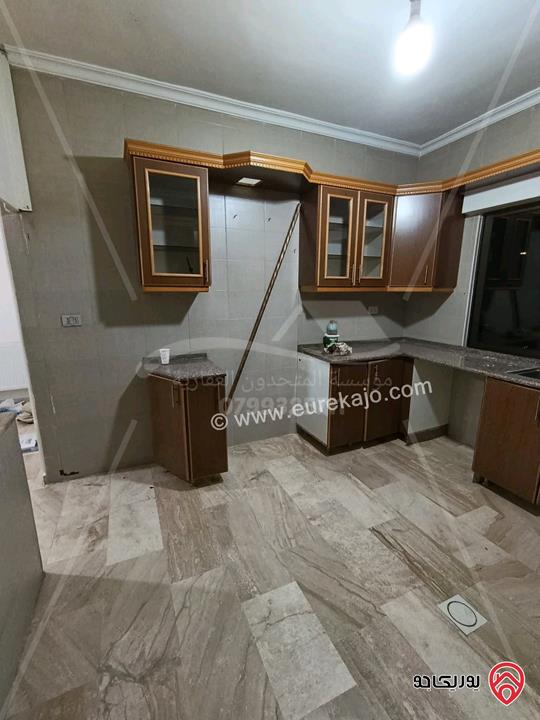 شقة فارغة مساحة 150م طابق ثاني للايجار في عمان - خلدا