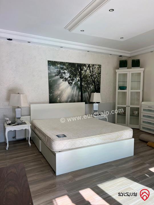 شقة مفروشة أرضية مساحة 200م مع حديقة 170م للبيع في عمان - الشميساني 