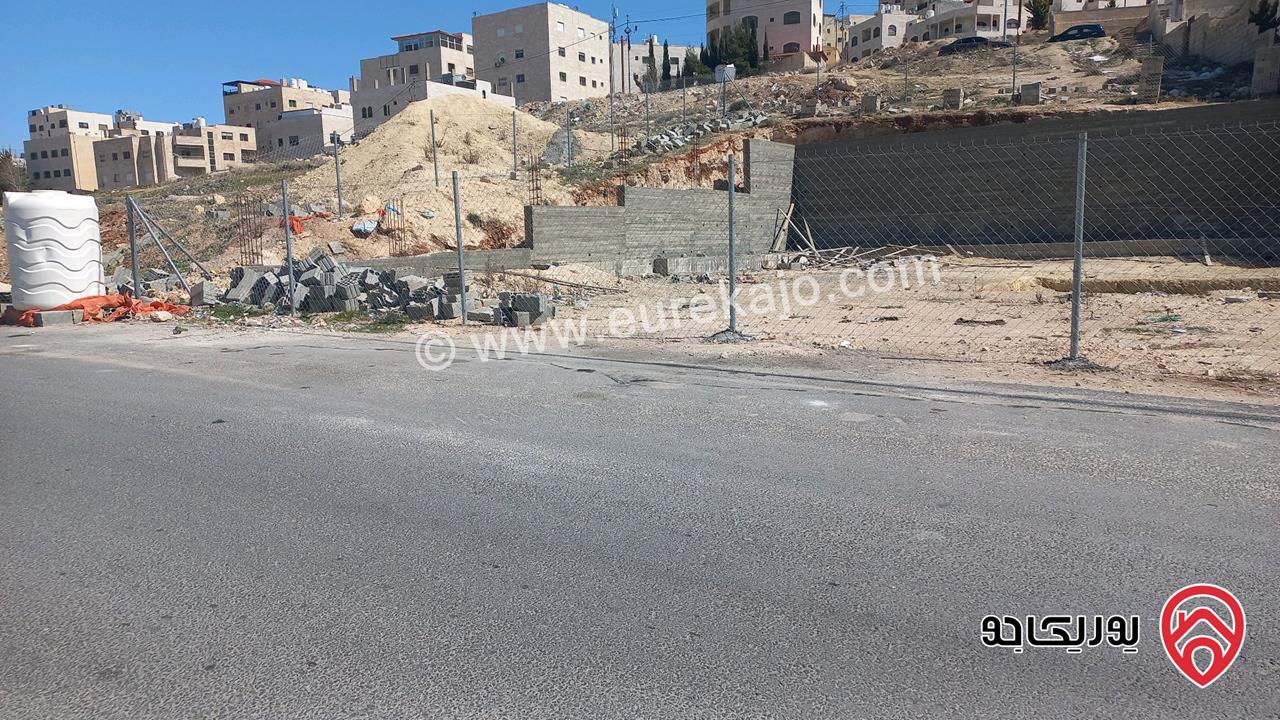 قطعة أرض مساحة 506م محفورة و مبني عليها جدران استنادية للبيع في عمان - ابو علندا ضاحية الفاروق اسكان الكهرباء