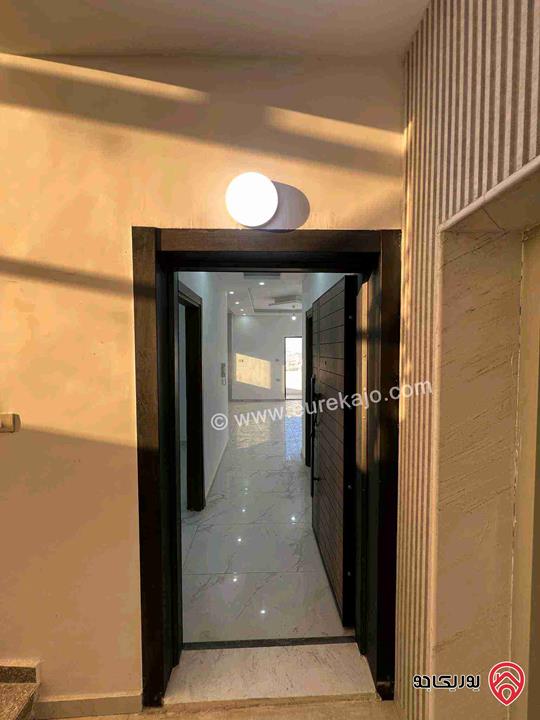 شقة مساحة 135م طابق أرضي للبيع في عمان - الجبيهة