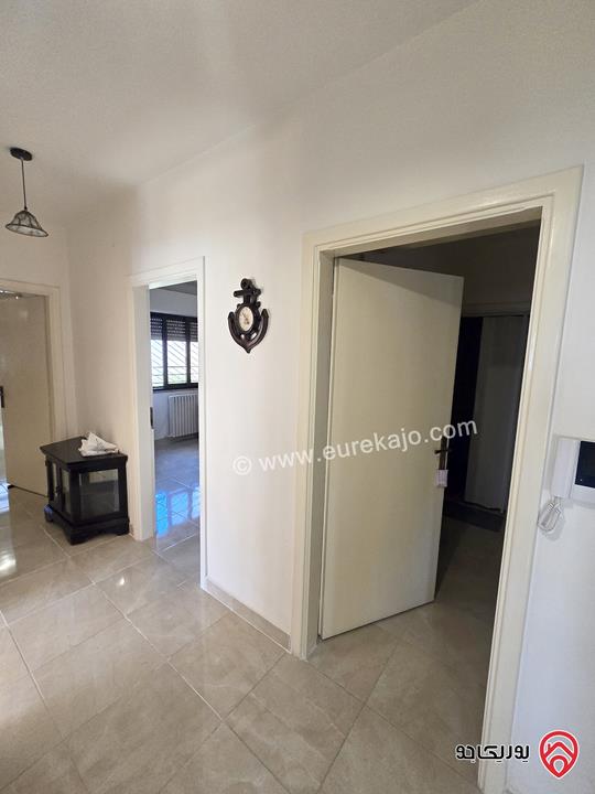 شقة مفروشة طابق أول مساحة 180م للإيجار في عمان - عبدون