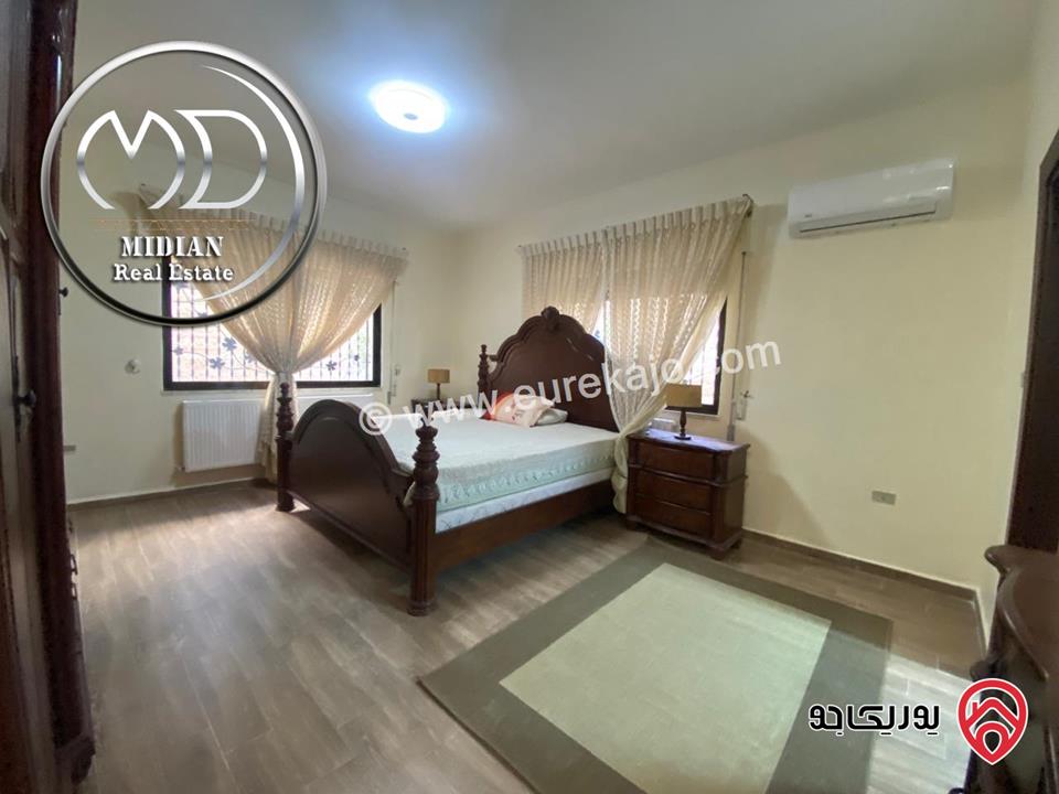 شقة ارضية مفروشة للبيع في عمان - ام اذينة مساحة 200م مع ترس و حديقة 150م تشطيبات سوبر ديلوكس بسعر مميز