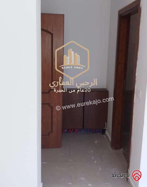 شقة شبه ارضية مساحة 180م داخلي و 40م ترس ومدخل مستقل للايجار في عمان - خلدا 