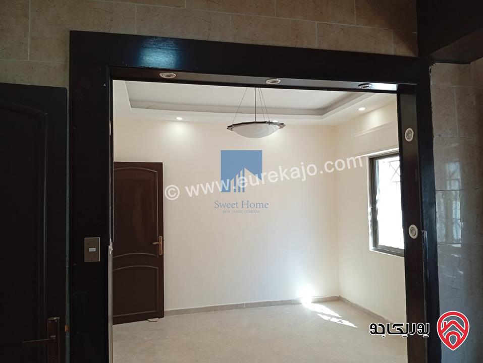 شقة أرضية مميزة مساحة 110م مع ترس 25م للبيع في عمان - الكرسي