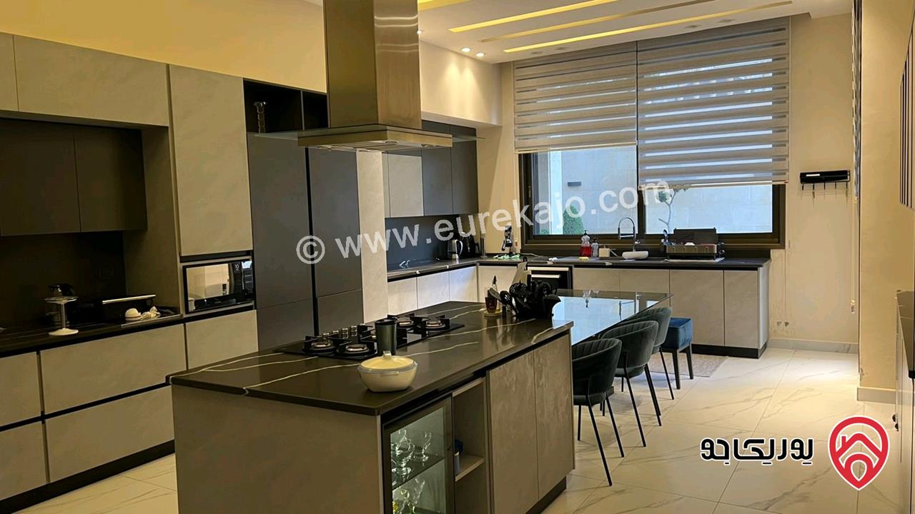 فيلا فاخرة مساحة 1 دونم و 430م على أرض 1 دونم و 100م للبيع في كريدور عبدون