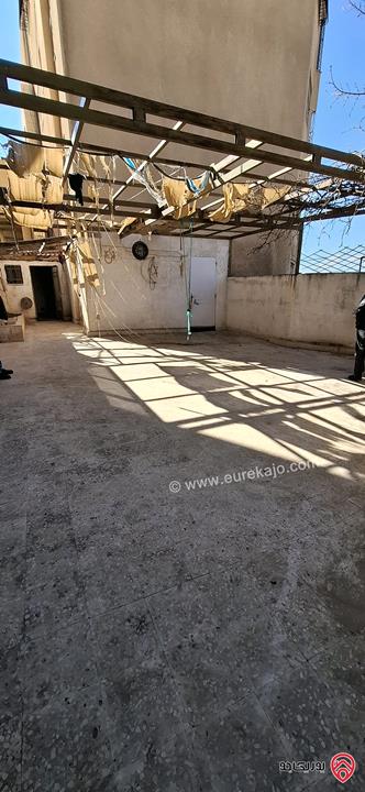 شقة طابق أرضي مساحة 100م داخلي و 80م خارجي للبيع في عمان - طبربور