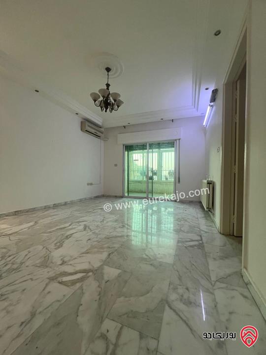 شقة شبه ارضية مساحة 235م للايجار في عمان - الرابية 