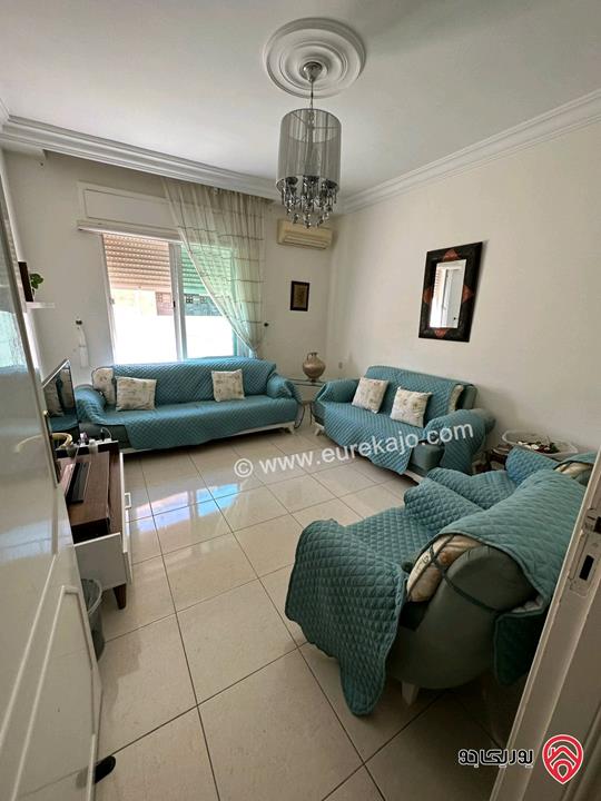 شقة فاخرة مميزة مفروشة فرش فاخر اجنبي طابق أرضي معلق مساحة 200م للبيع في عمان - عبدون