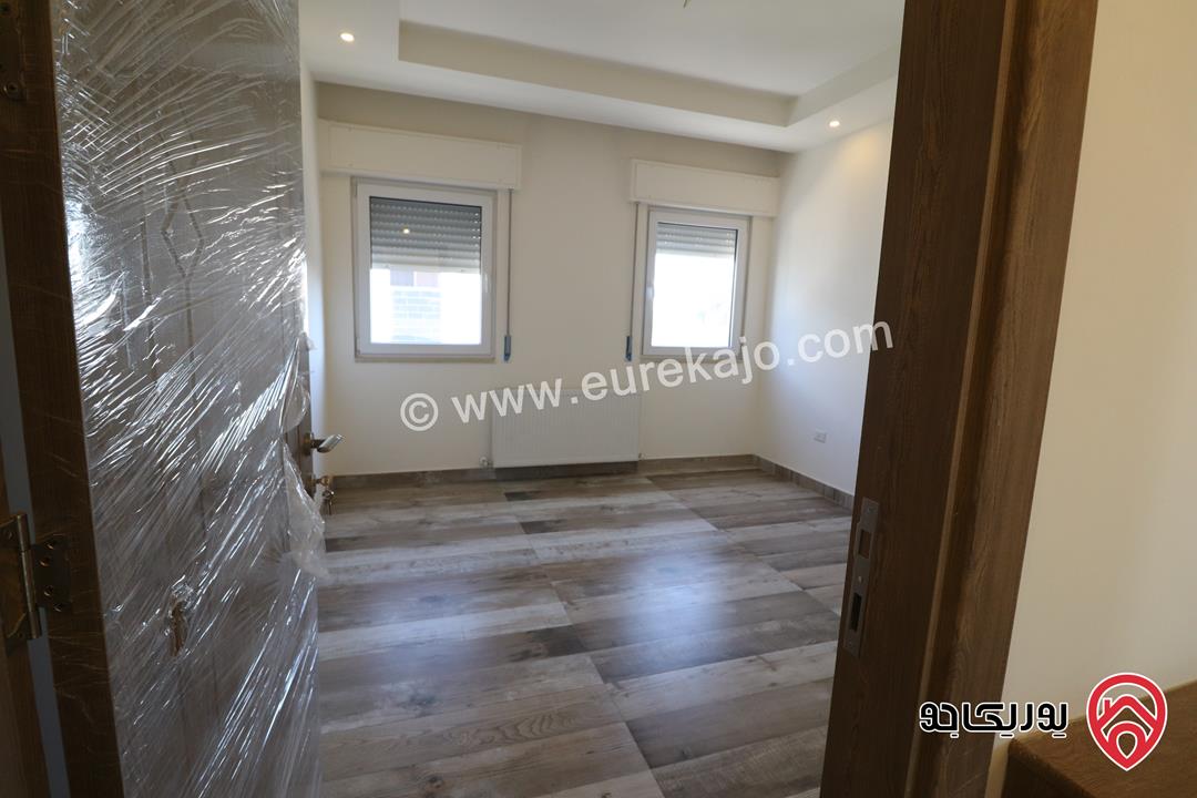 شقة جديدة طابق ثالث دوبلكس مساحة 173م للبيع في عمان - خلدا