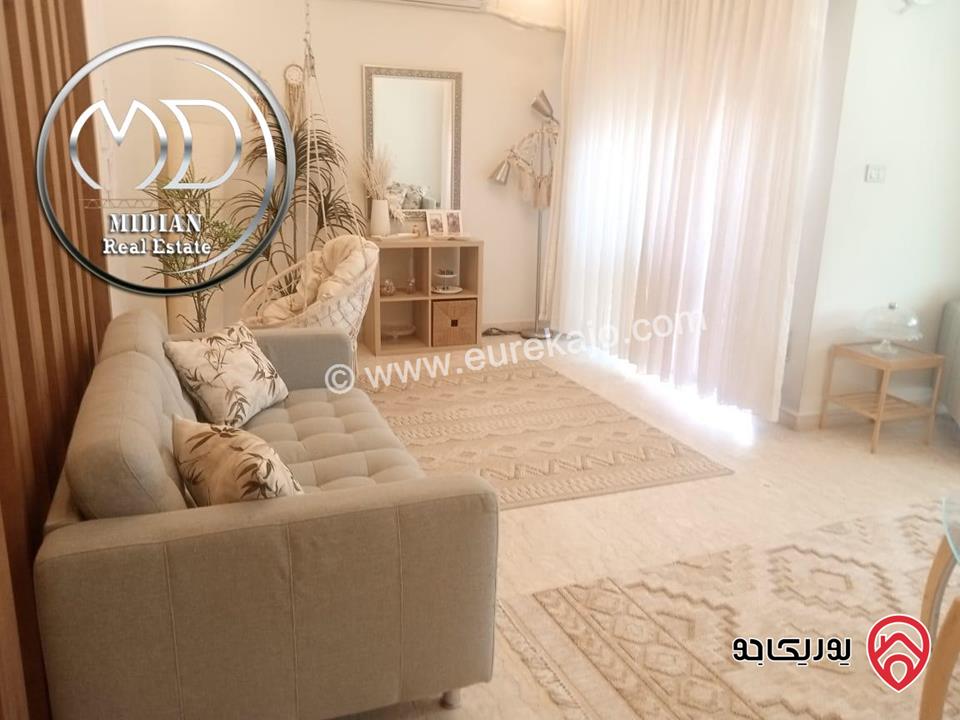 شقة مفروشة للإيجار لإصحاب الذوق الرفيع بأجمل مواقع جبل عمان مساحة 170م طابق ثالث فرش فندقي تشطيبات و ديكورات فاخرة