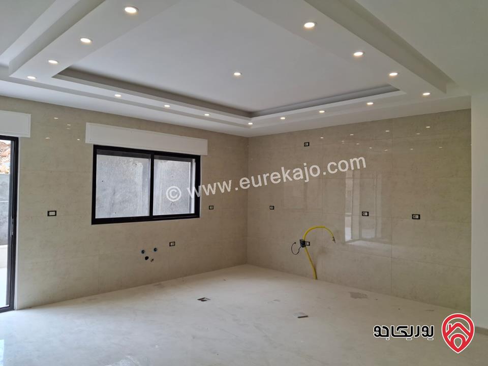 شقة شبه ارضية مساحة 200م داخلي و 50م خارجي للبيع في عمان - ابو السوس