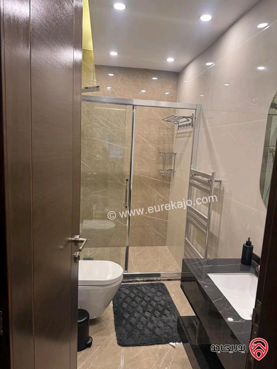 شقة طابق ثاني مساحة 215م للبيع في عمان - الرابية