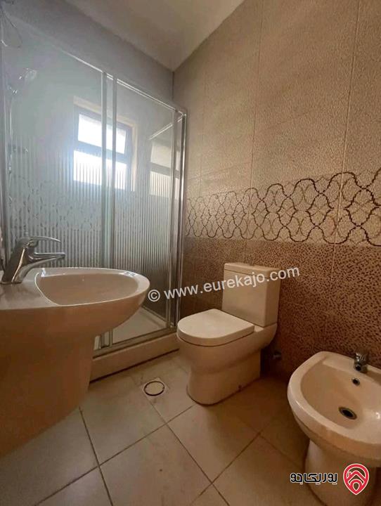 شقة فارغة طابق رابع مساحة 150م للايجار للعرسان في عمان - أم السماق