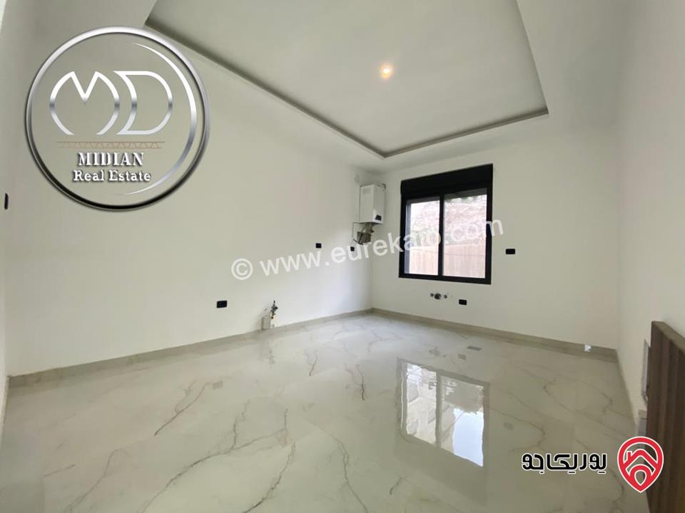 شقة دوبلكس جديدة للبيع في عمان - خلدا طابق أخير مع روف مساحة 210م مع تراسات اطلالة جميلة بسعر مميز