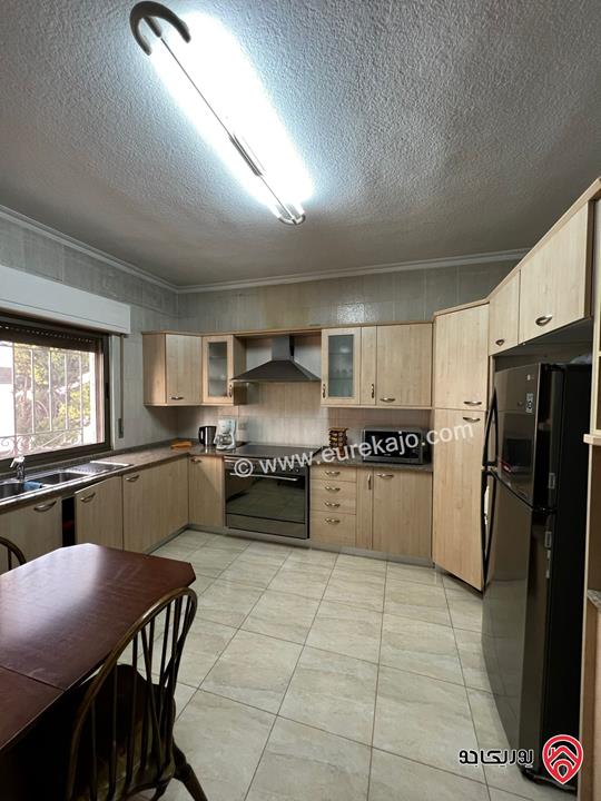 شقه طابق اول 220م مميزه سوبر ديلوكس للبيع في عمان - الشميساني 