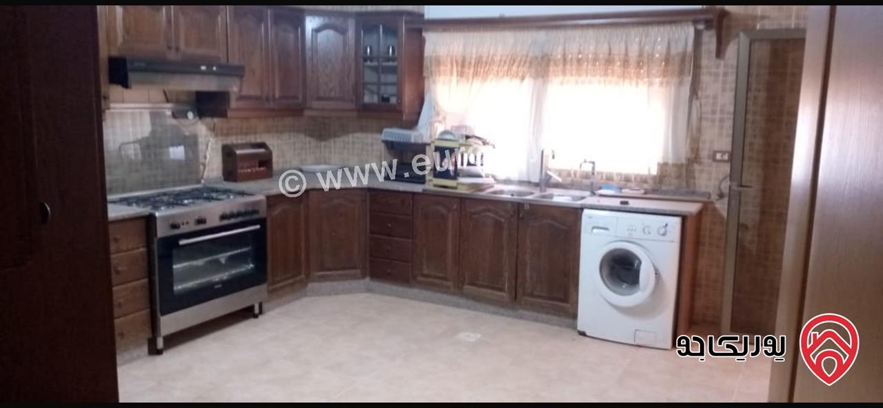 شقة طابق أول مساحة 189م للبيع في عمان - الجبيهة