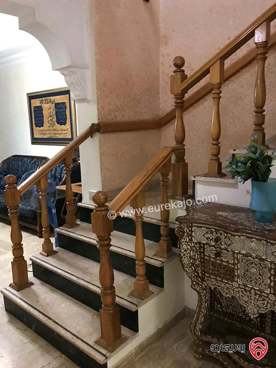 فيلا مساحة 325م على أرض 400م للبيع في عمان - الجبيهة