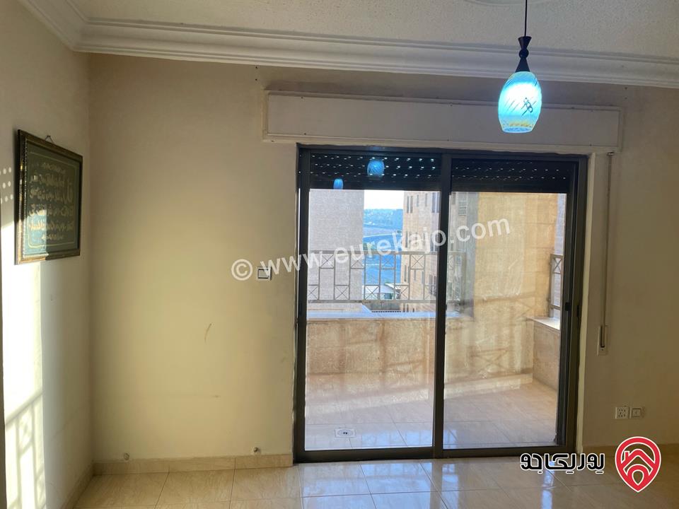 شقة طابقية مميزة مساحة 140م طابق أول للبيع في الزرقاء - مدينة الشرق