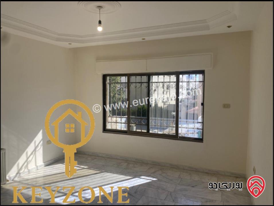 شقة مساحة 200م طابق ثاني للبيع في عمان - خلدا