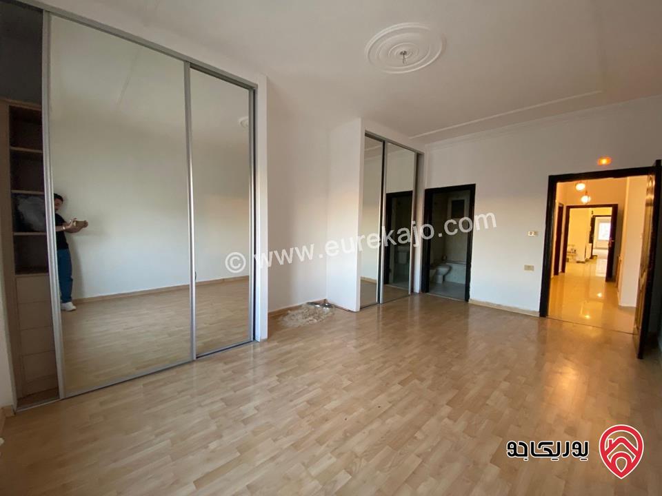 شقة طابق ثالث مساحة 200 م للبيع او للإيجار في عمان - تلاع العلي 