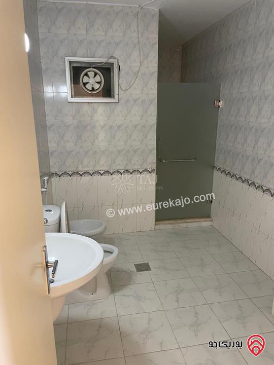 شقة طابق ثالث مساحة 267م للبيع في عمان - الرونق