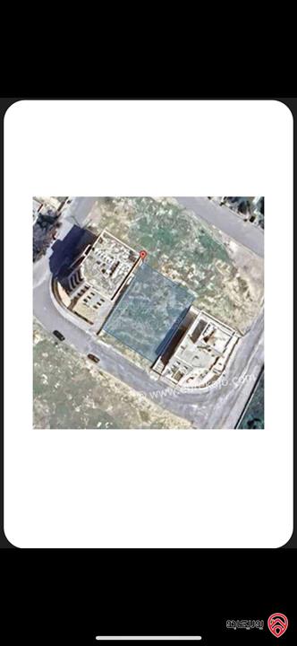 قطعة ارض مساحة 606م للبيع في عمان - اليادودة خلف ايكيا الارض صخرية و مرتفعة كاشفة لطريق المطار 