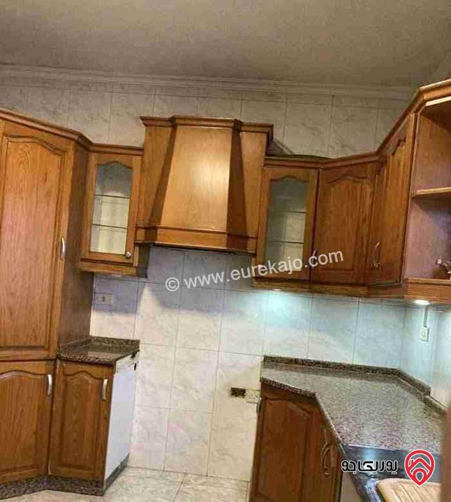 شقة فارغة طابق ثالث للايجار مساحة 160في عمان - دير غبار 