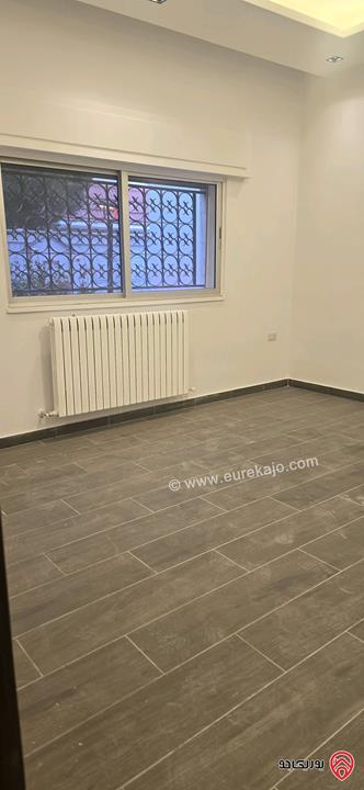 شقة ارضية طابقية مساحة 225م وحديقة واسعة 250م للبيع في عمان - الدوار السابع