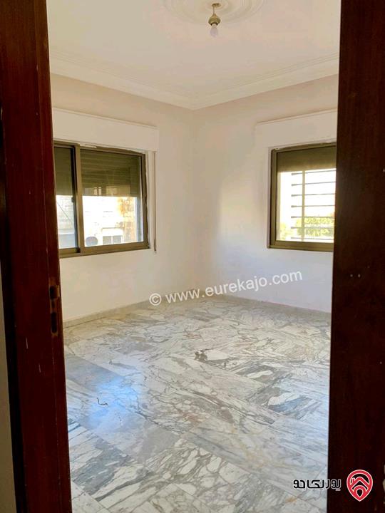 شقة طابق ارضي مساحة 147م و ترس 40م للبيع في عمان - تلاع العلي