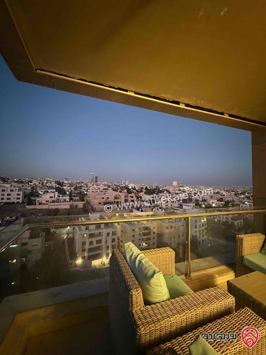 شقة بإطلالة بانورامية مساحة 120م من الطابق 12 للايجار في عمان - عبدون