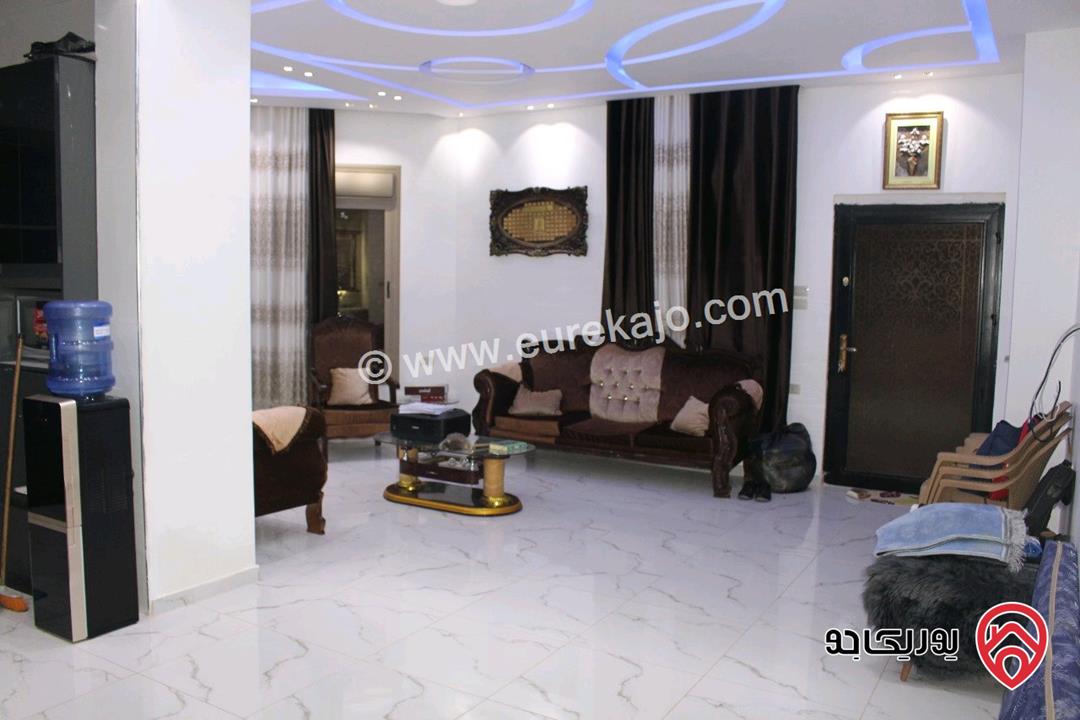 شبه فيلا مساحة 180م على أرض 301م للبيع في الزرقاء - ياجوز جريبا