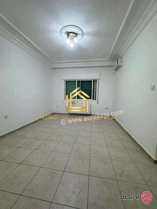 شقة فارغة طابق ثالث مساحة 200م للإيجار في عمان - ضاحية الرشيد 
