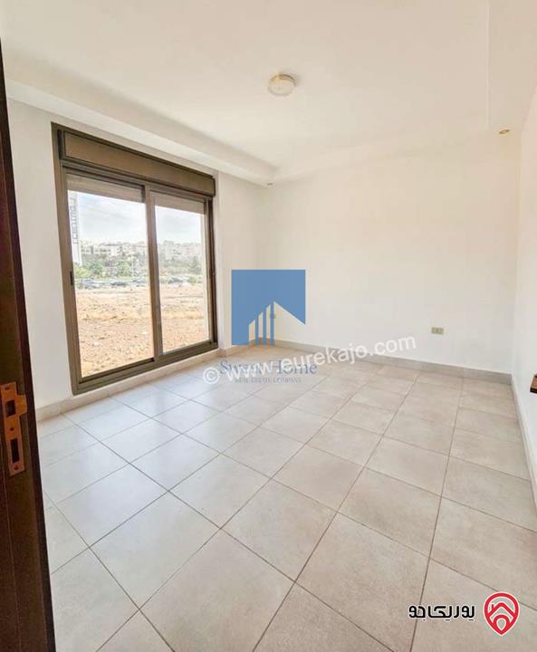 شقة طابقية طابق اول 223م تشطيب سوبر ديلوكس للبيع في عمان - دير غبار