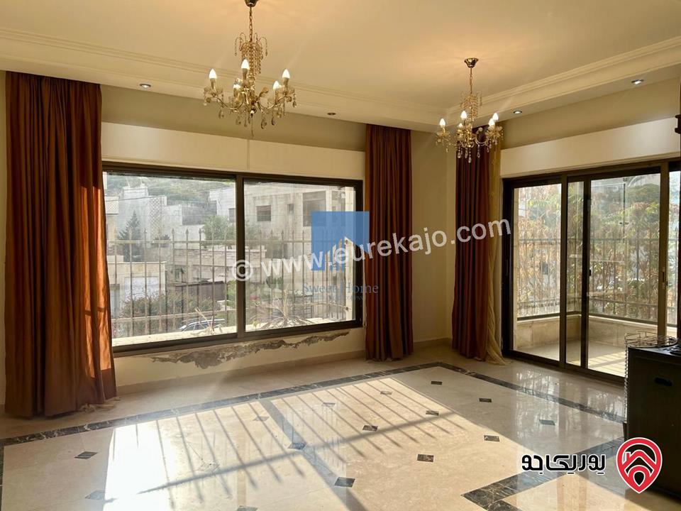 شقة مميزة للبيع في عمان - عبدون خلف البلوفيج طابق اول 185م تشطيب سوبر ديلوكس بسعر  مغري