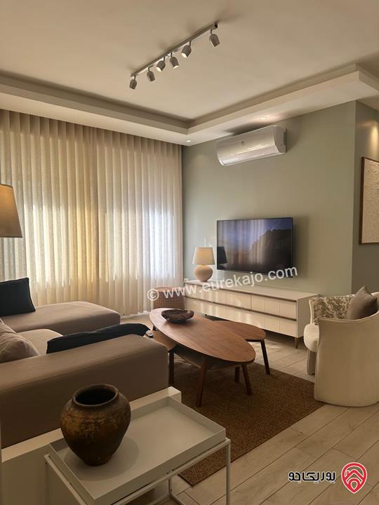 شقة فاخرة مفروشة طابق ثالث مساحة 107م للايجار في عمان - دير غبار