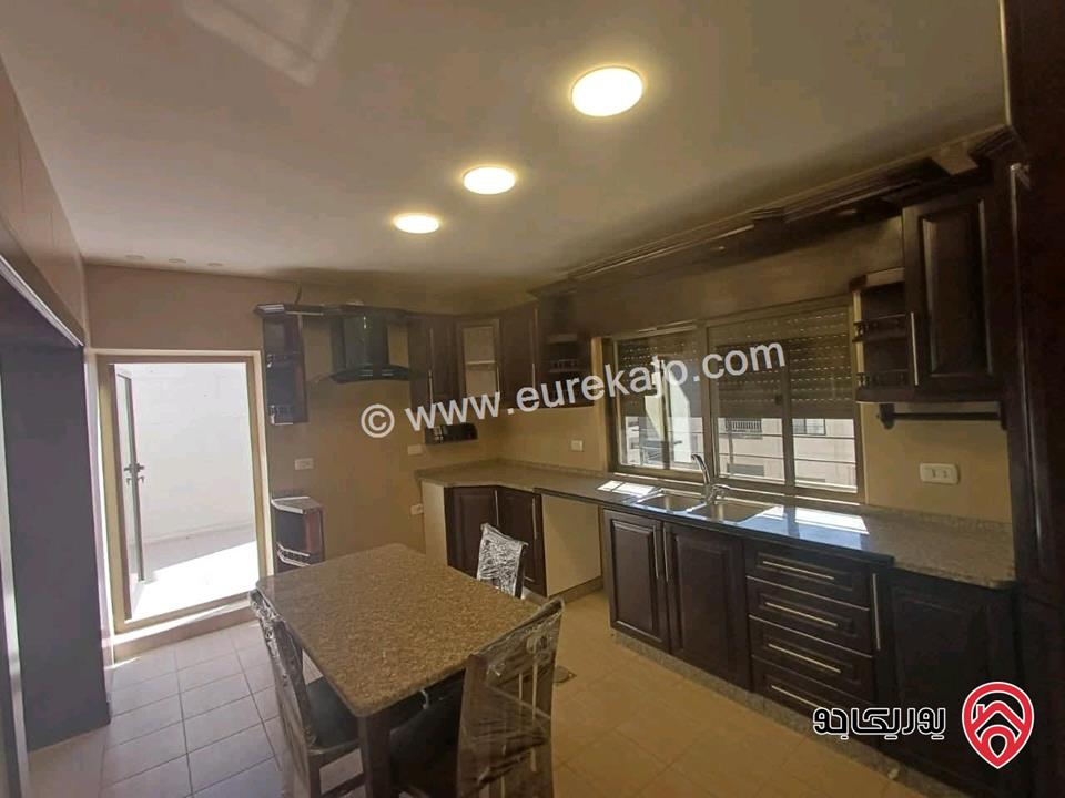 روف فارغ مساحة 130م للايجار في عمان - خلدا