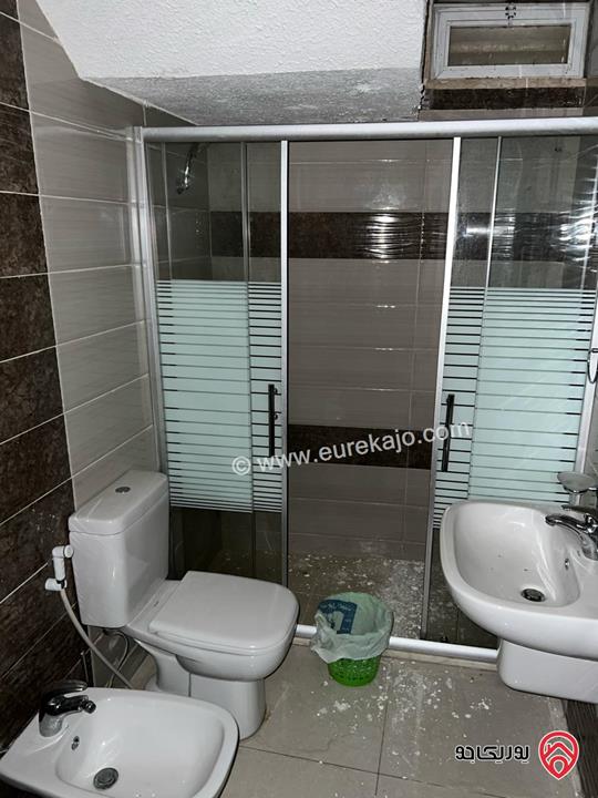 شقه دوبلكس طابق أرضي وتسويه مساحة 300 م2 مع حديقة للايجار في ضاحية الياسمين، 